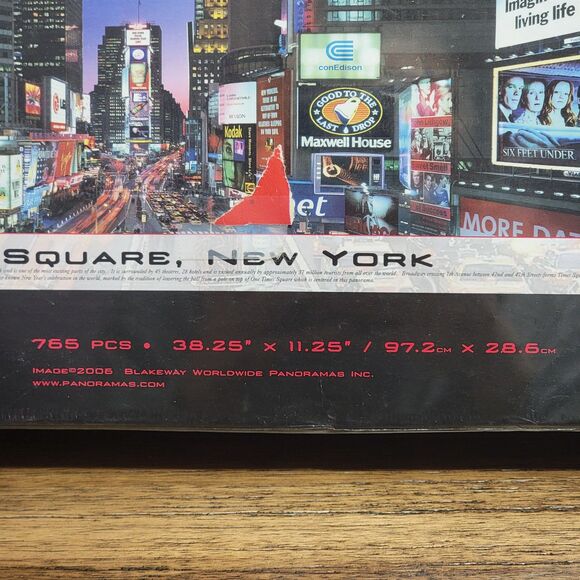 Times Square, New York Panoramic 750 Piece Puzzle - SEALED - Picture 3 of 4